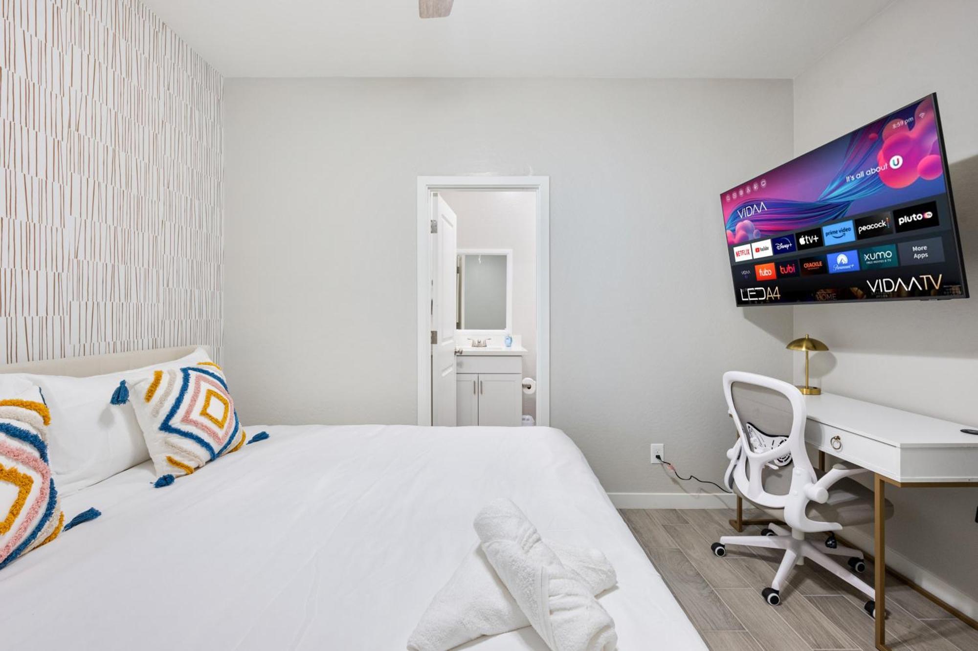 Modern Two Bedroom Stay With Free Parking And Luxury Beds Glendale Kültér fotó